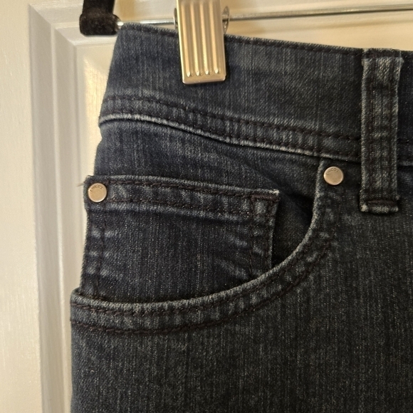 Fabulously slimming by Chicos, ankle jeans size 0 Dark Wash - Picture 4 of 15